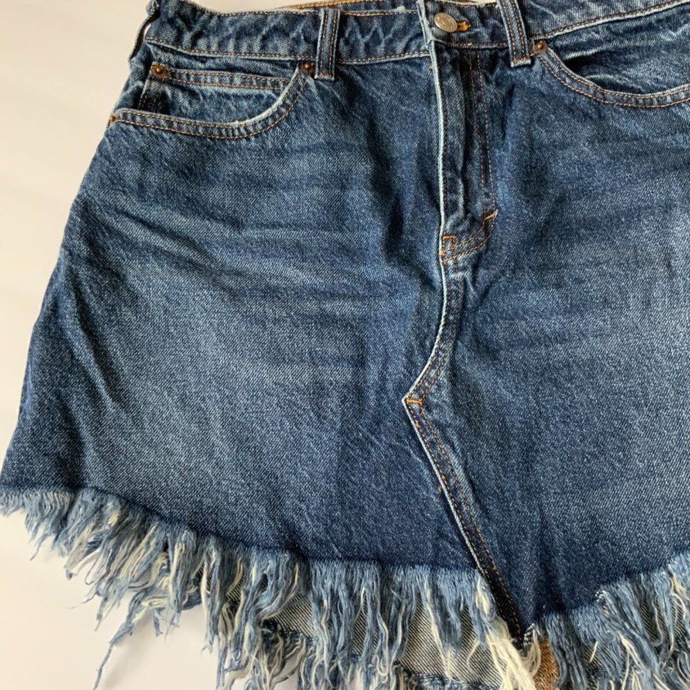 We The Free Frayed Hem Medium Wash Denim Mini Skirt Size 28 - Picture 3 of 9